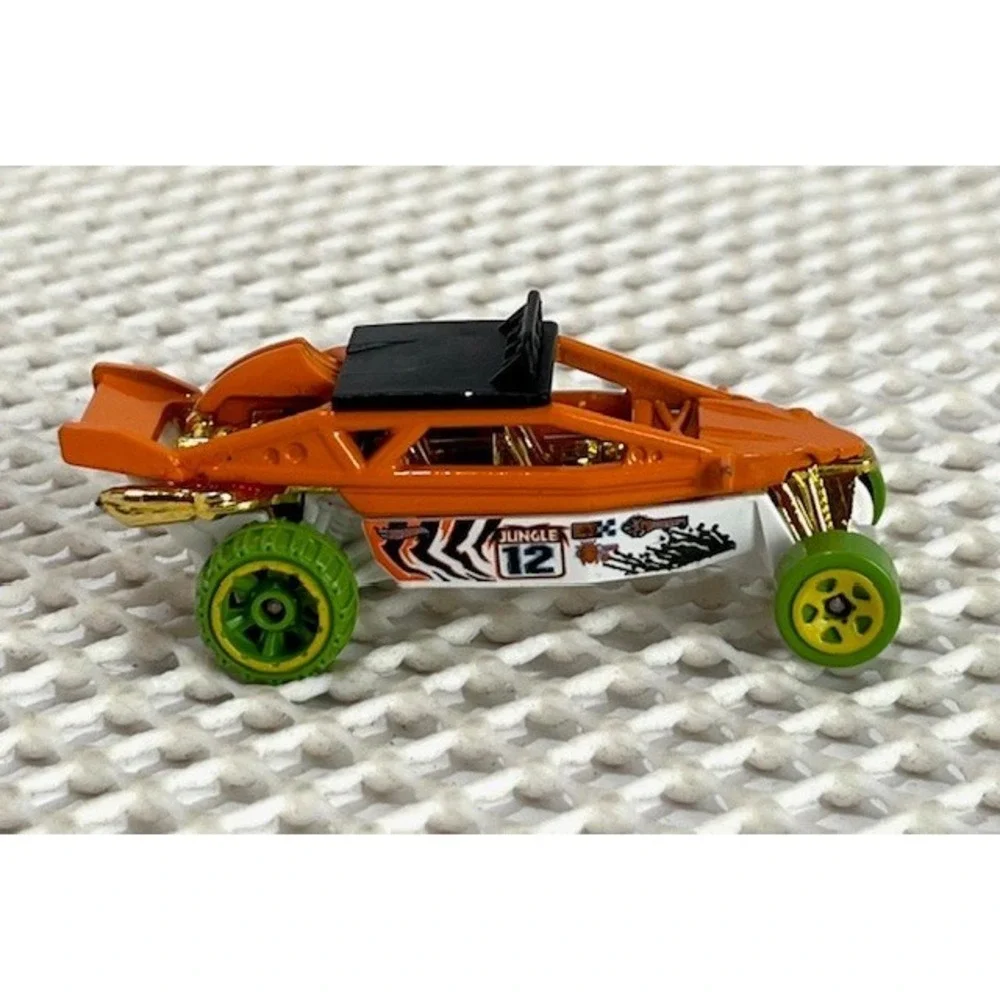HOT‎ WHEELS DUNE IT UP #12 ORANGE  & WHITE 1:64 CAR W GREEN WHEELS EUC